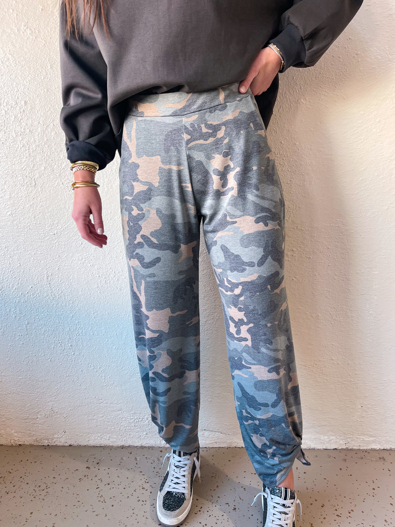 AO Joggers - Camo